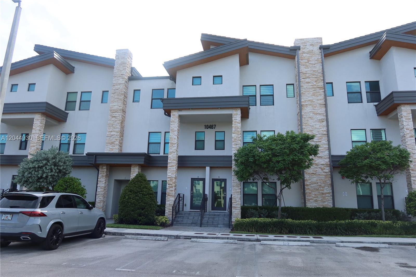 10467 NW 82nd St # 16, Doral FL 33178