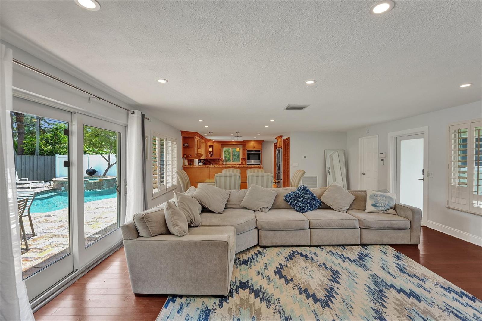 720 NW 29th Court, Wilton Manors FL 33311 photo 3