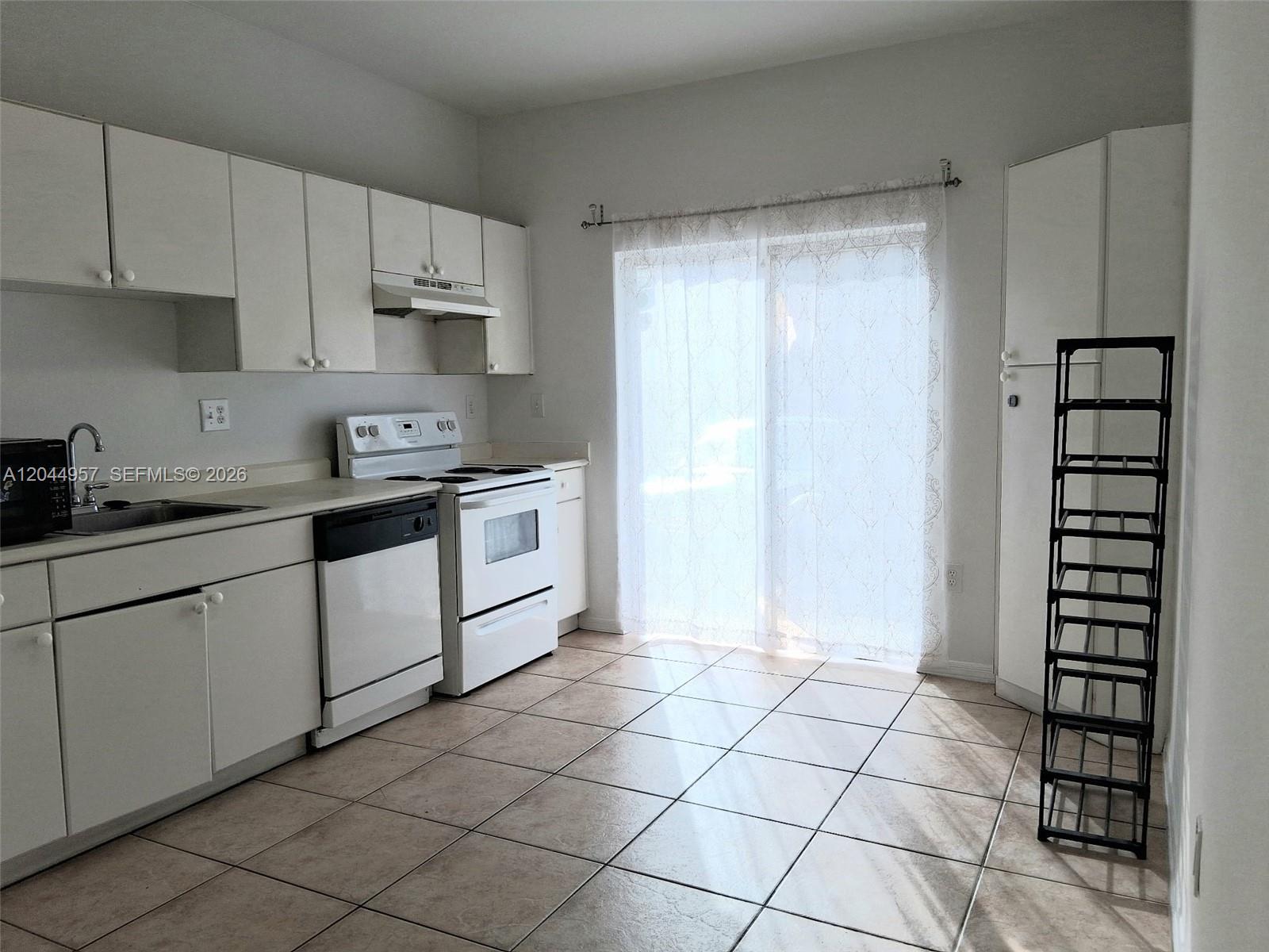 6972 NW 179th St # 4, Hialeah FL 33015 photo 4