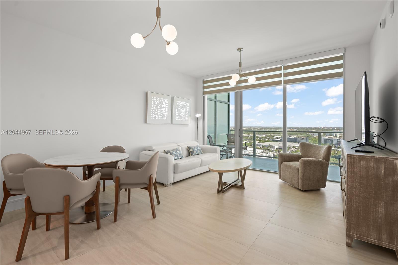 2411 Laguna Circle # 1207, Miami FL 33181 photo 3