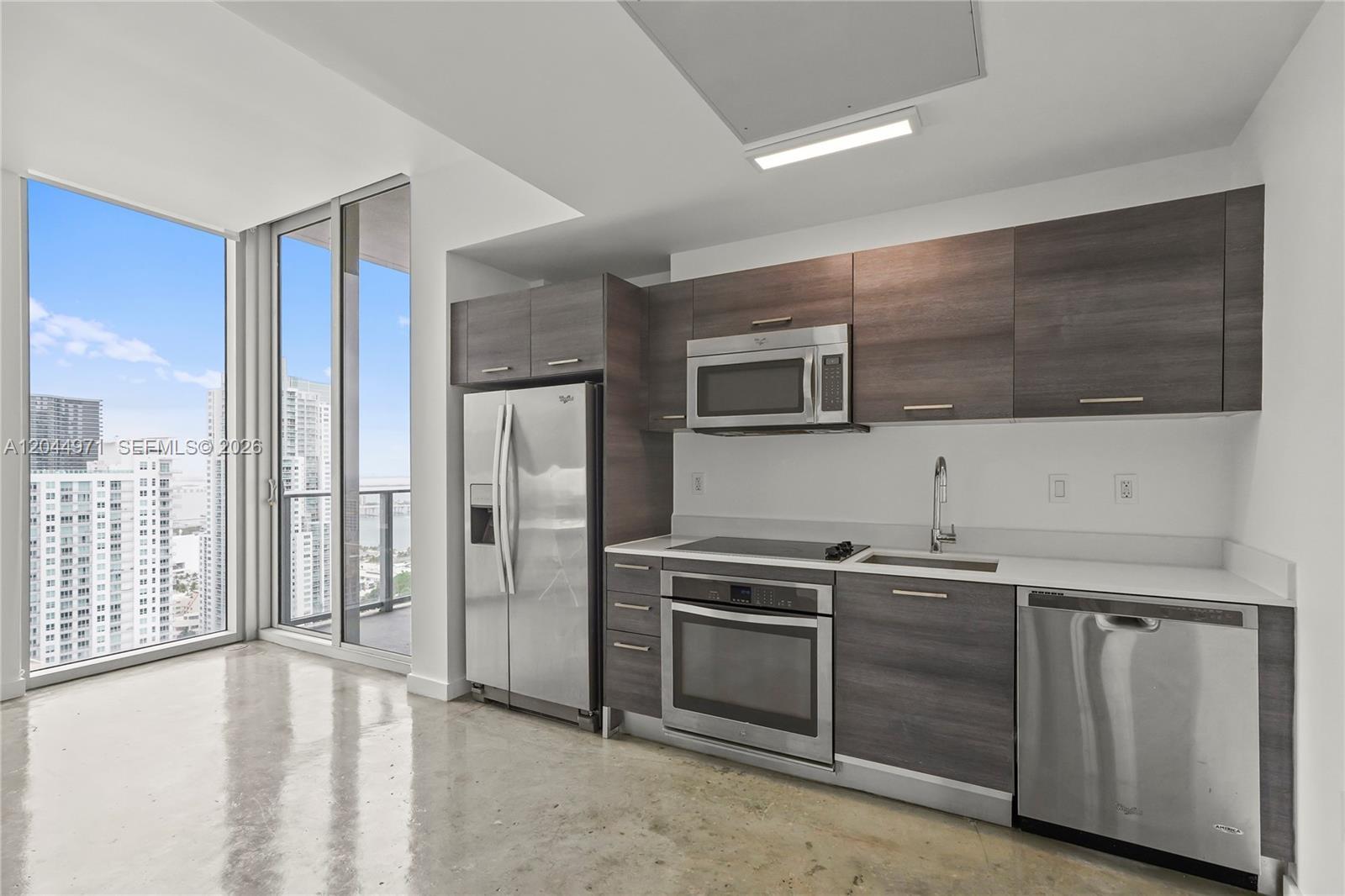 151 SE 1st St, Miami FL 33131