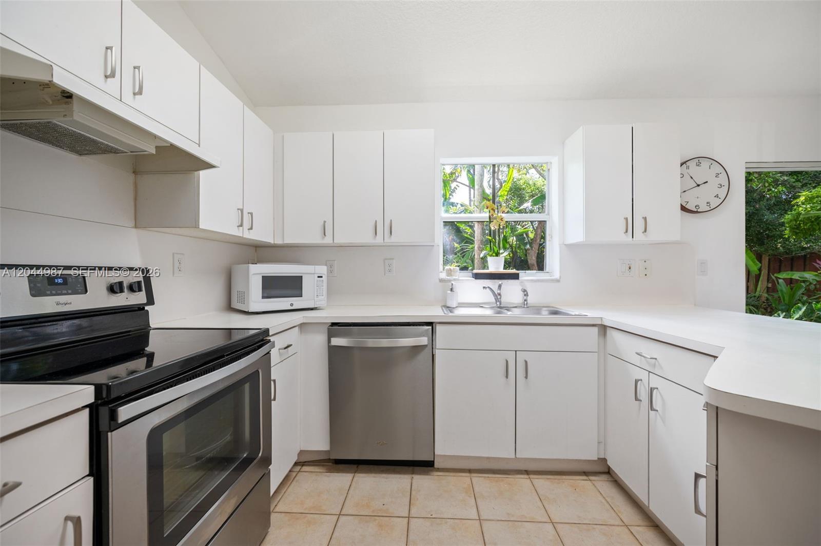 18061 SW 152nd Ct, Miami FL 33187 photo 5
