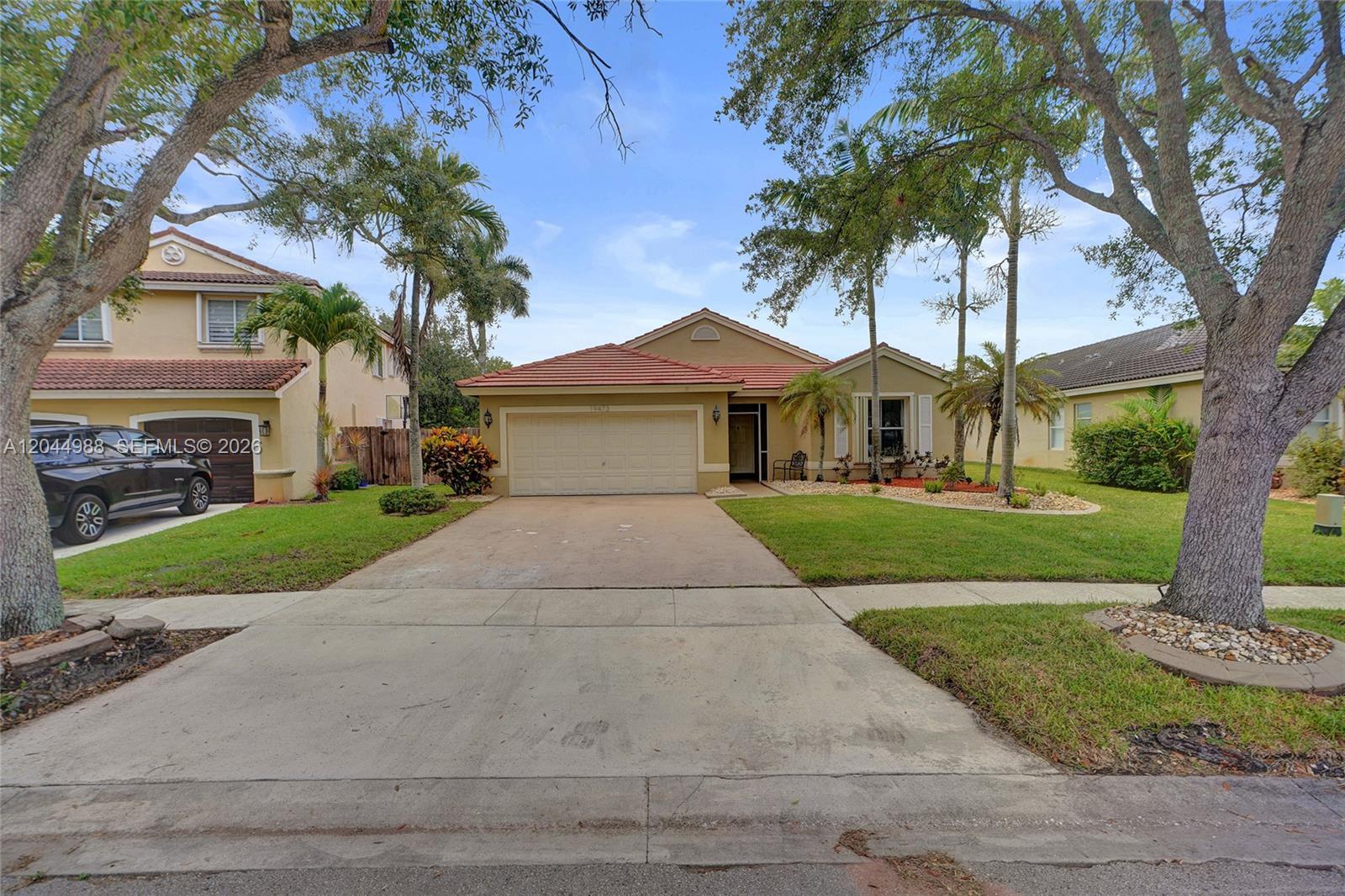 19473 NW 24th Pl, Pembroke Pines FL 33029 photo 2