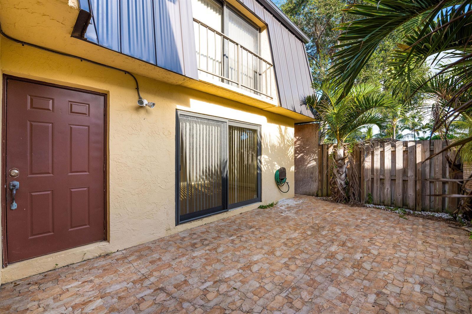 2471 Waterside Drive, Lake Worth FL 33461