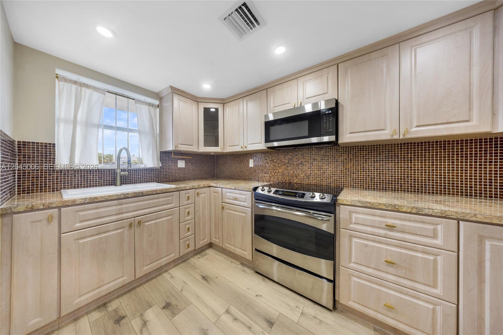 20 NW 87th Ave # A208, Miami FL 33172 photo 2