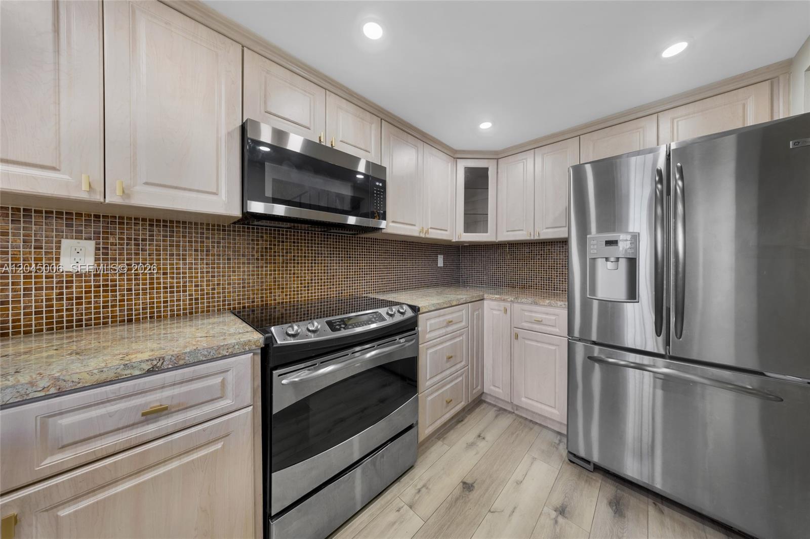 20 NW 87th Ave # A208, Miami FL 33172 photo 4