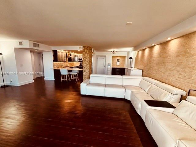 100 Bayview Dr # 2124, Sunny Isles Beach FL 33160 photo 5