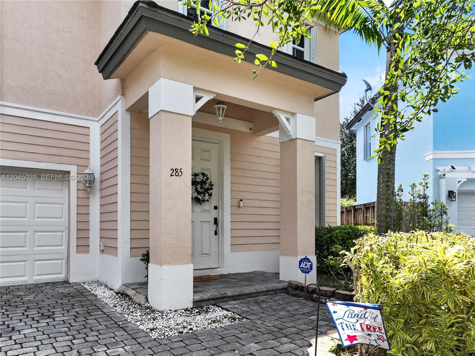 285 NE 32nd Ter, Homestead FL 33033 photo 3