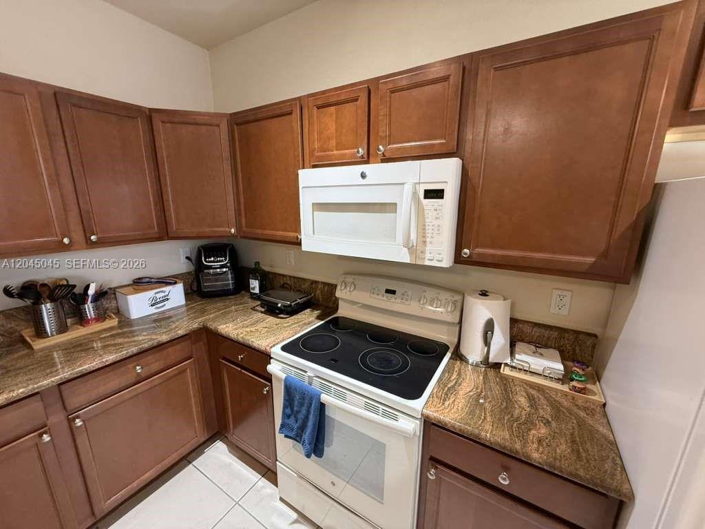 9572 SW 169th Pl, Miami FL 33196 photo 2
