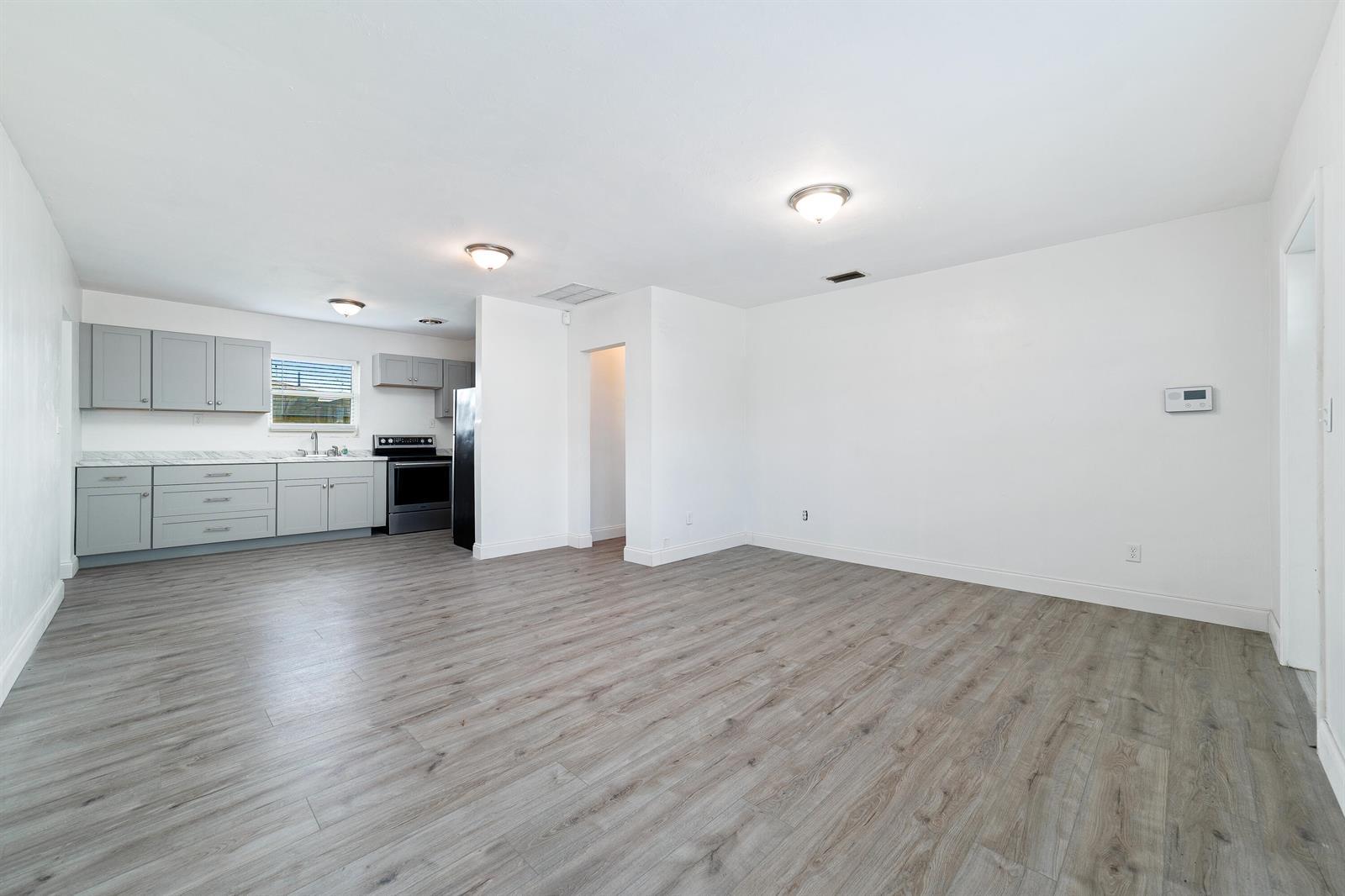 317 NW 14th Street, Belle Glade FL 33430 photo 4
