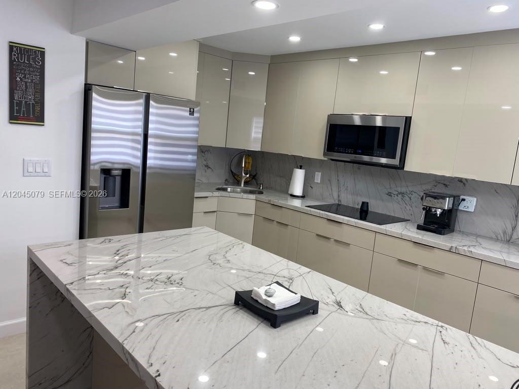 1560 W 46th St # 228, Hialeah FL 33012