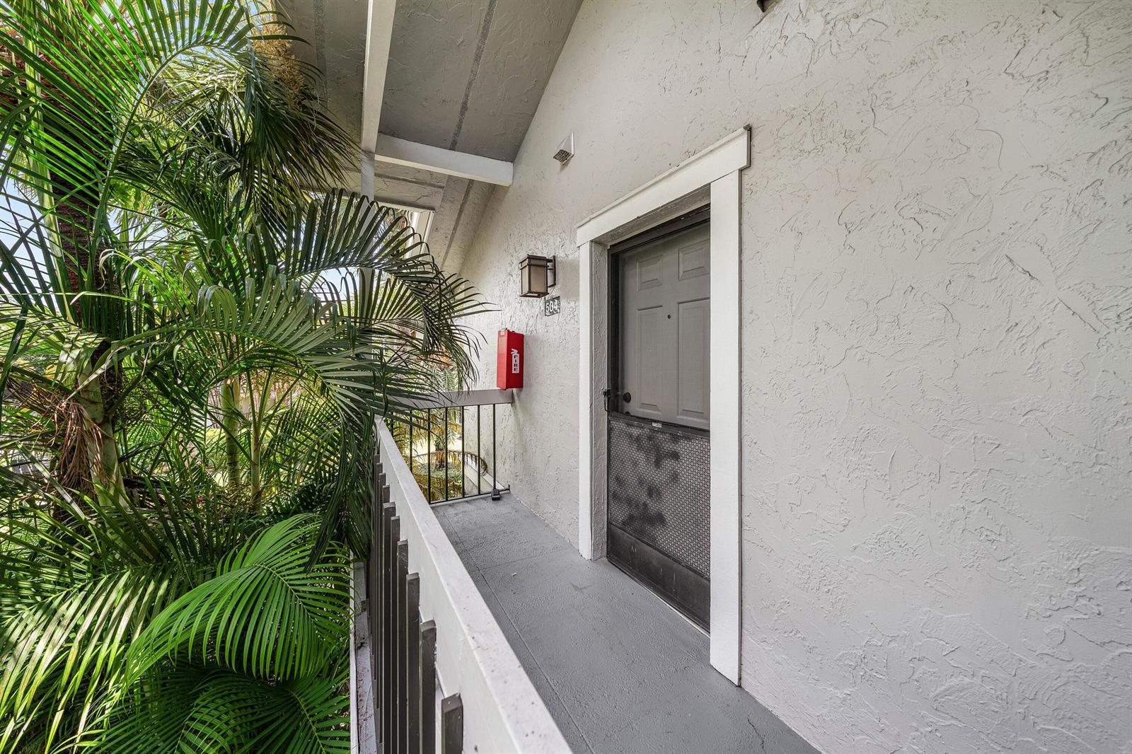 11863 Wimbledon Circle # 504, Wellington FL 33414 photo 2