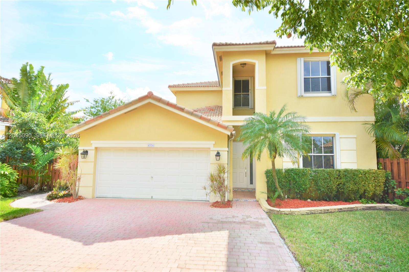4534 NW 94th Pl, Doral FL 33178 photo 2