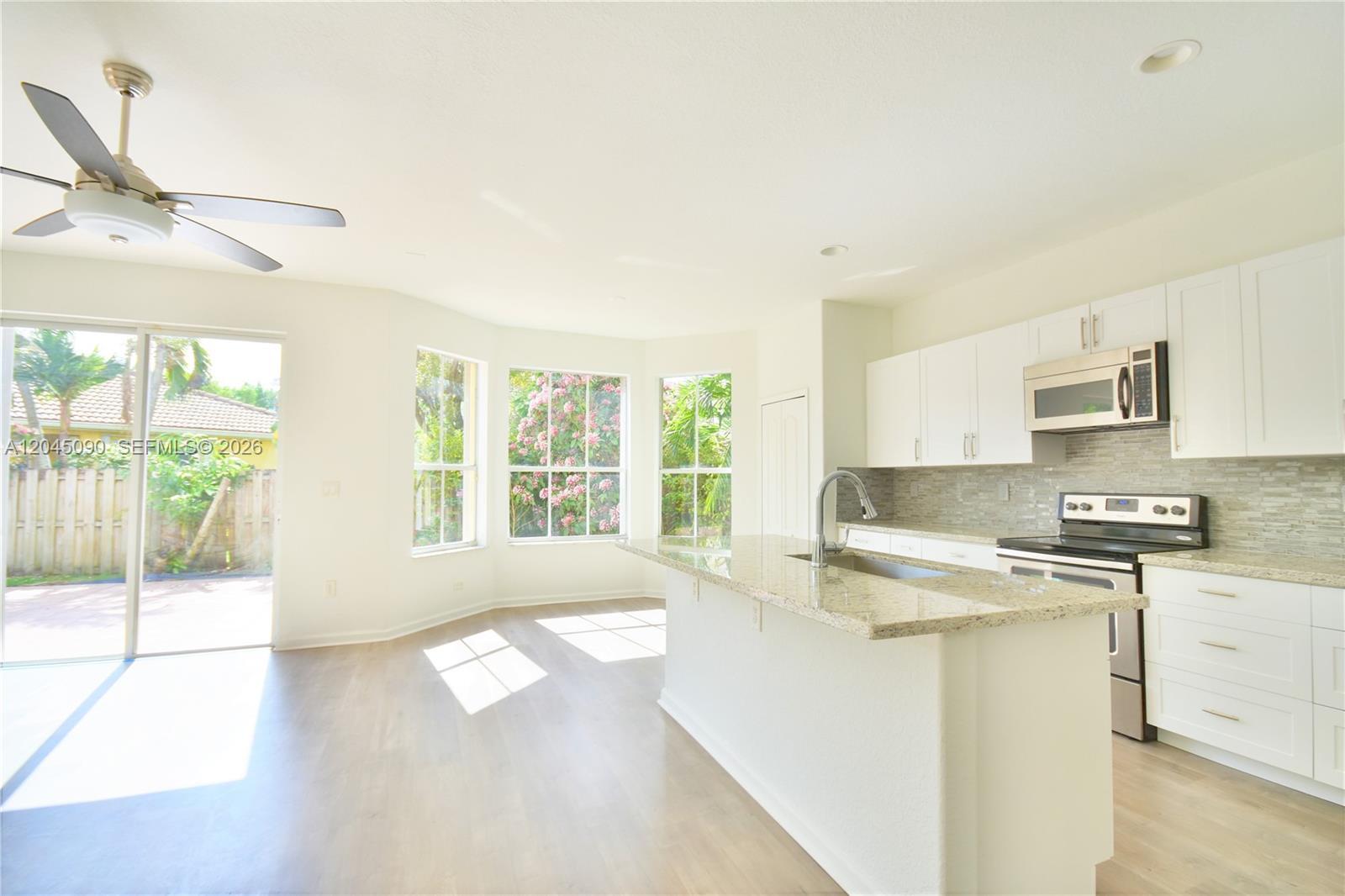 4534 NW 94th Pl, Doral FL 33178 photo 3