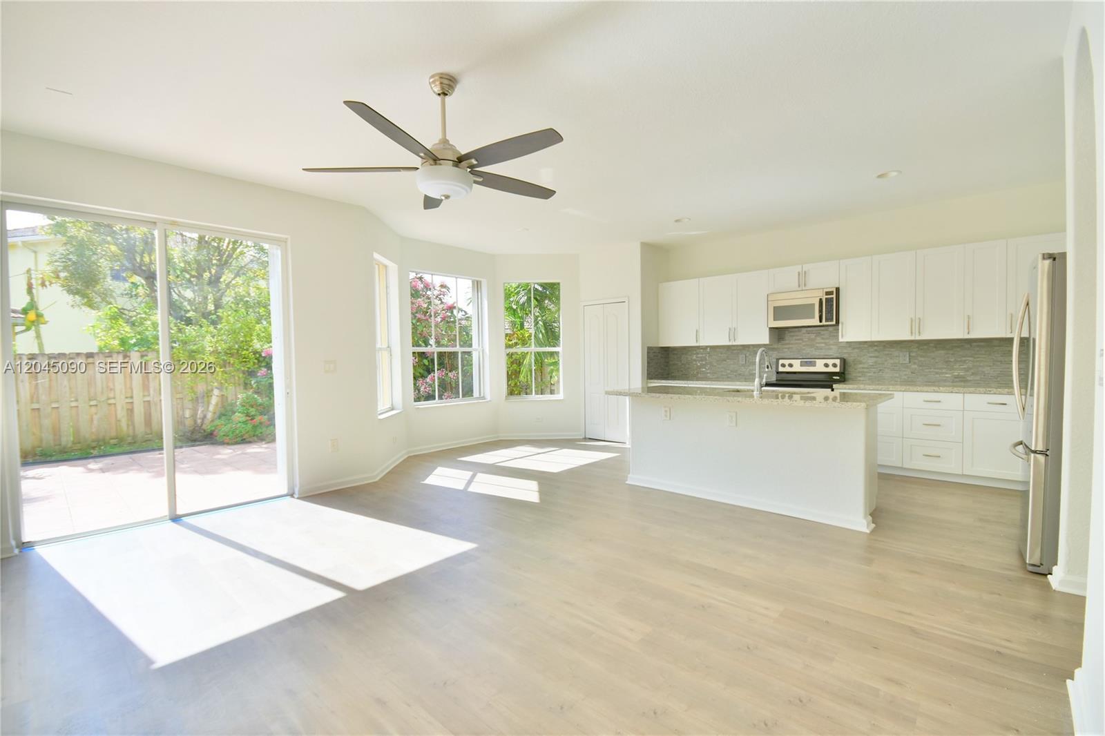 4534 NW 94th Pl, Doral FL 33178 photo 4
