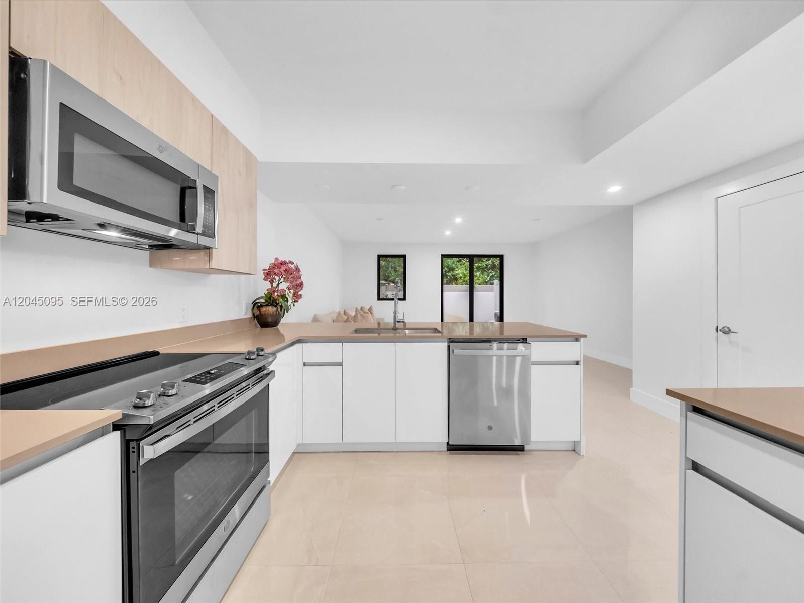 5505 W OAK WAY, Dania Beach FL 33314 photo 2