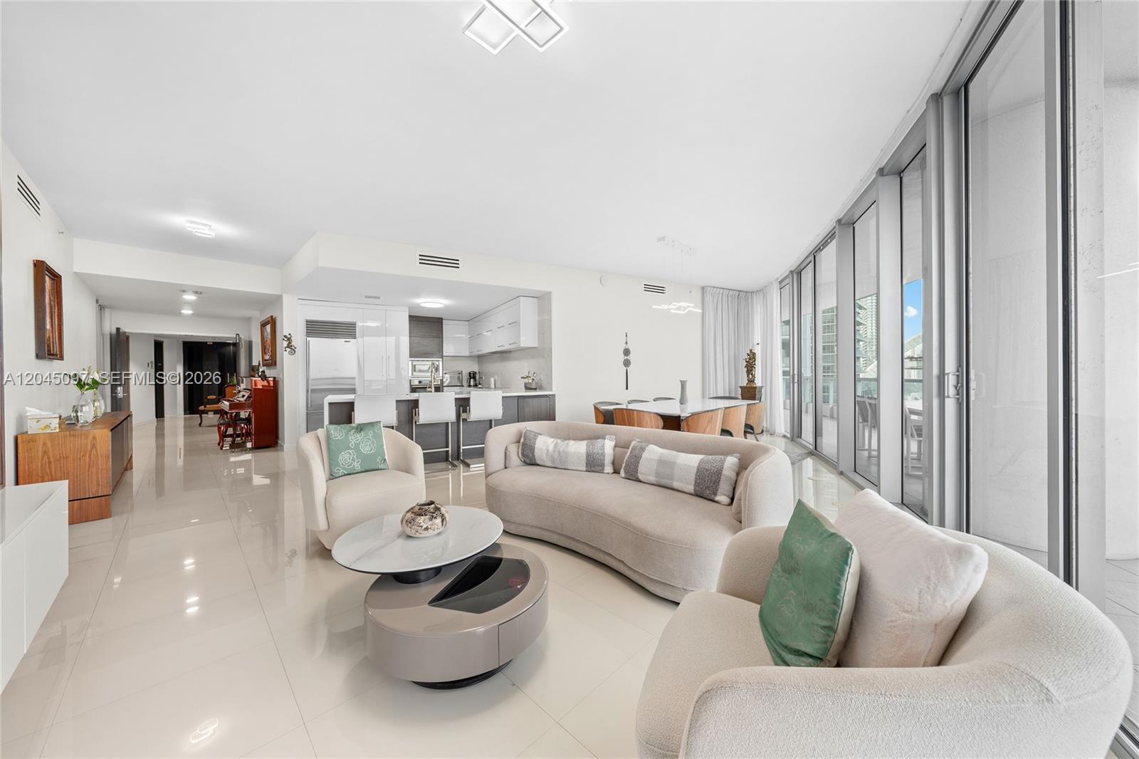 900 Biscayne Blvd # 2506, Miami FL 33132 photo 2