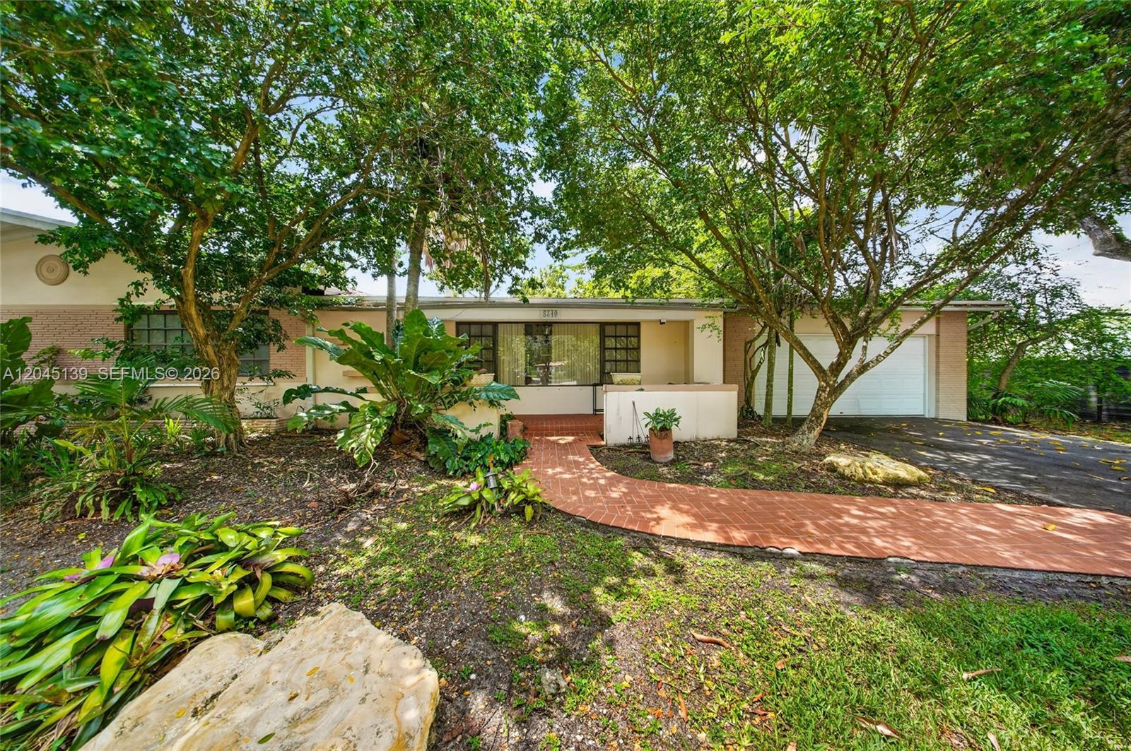 8340 SW 151st St, Palmetto Bay FL 33158 photo 2