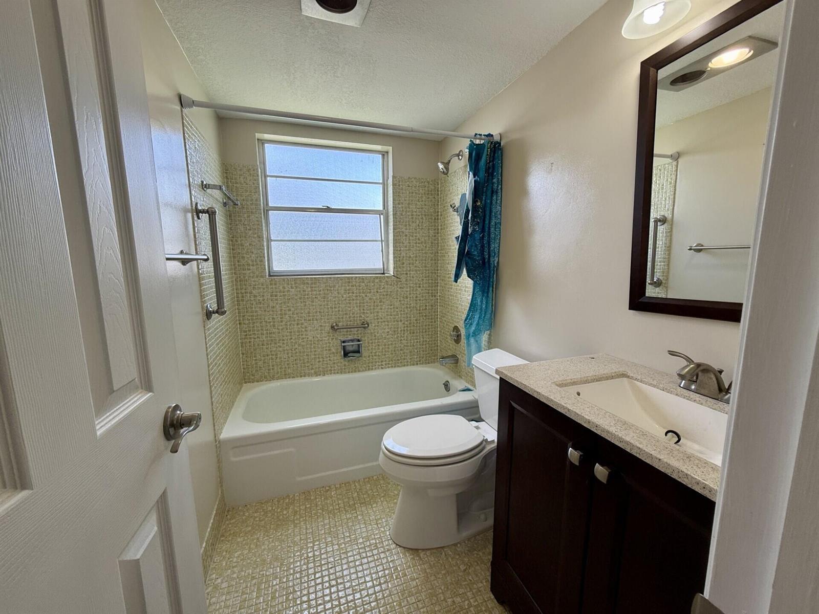73 Hastings E, West Palm Beach FL 33417 photo 5