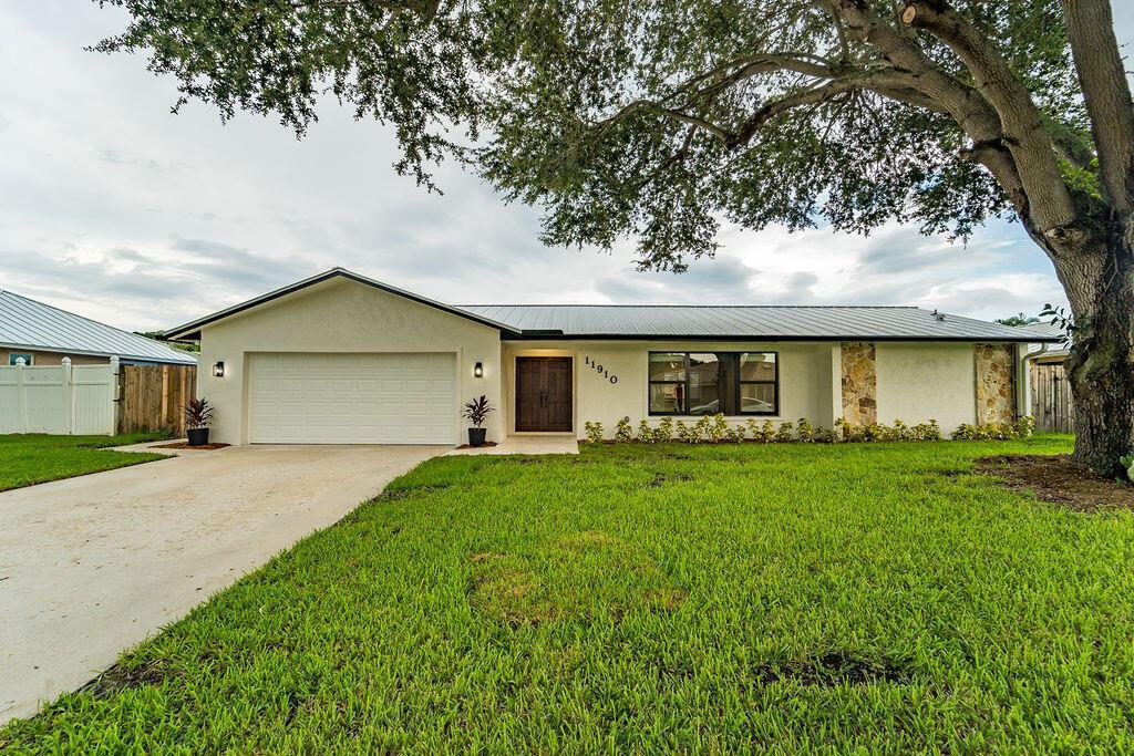 11910 Butternut Street, Palm Beach Gardens FL 33410