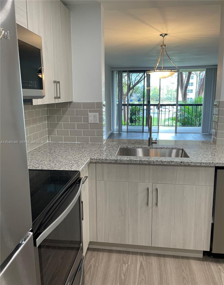 10835 SW 112th Ave # 212, Miami FL 33176 photo 4