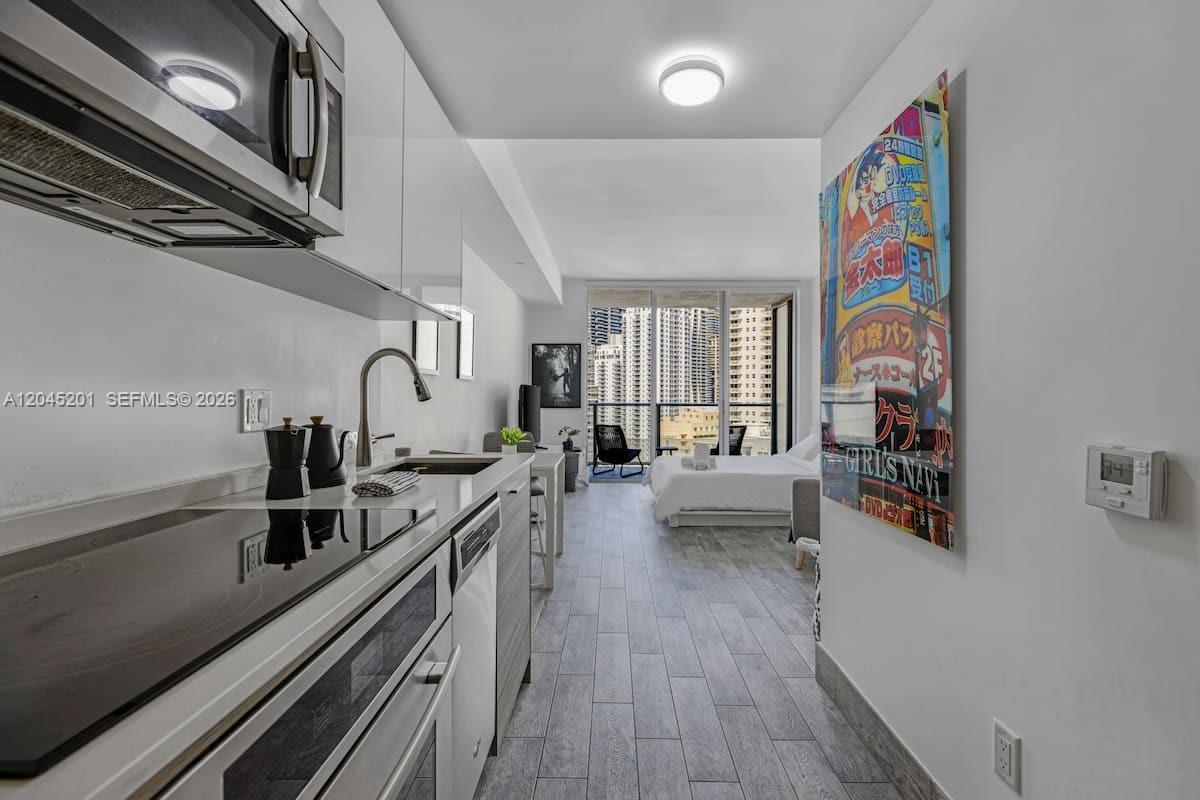 1300 Brickell Bay Dr # 2713, Miami FL 33131