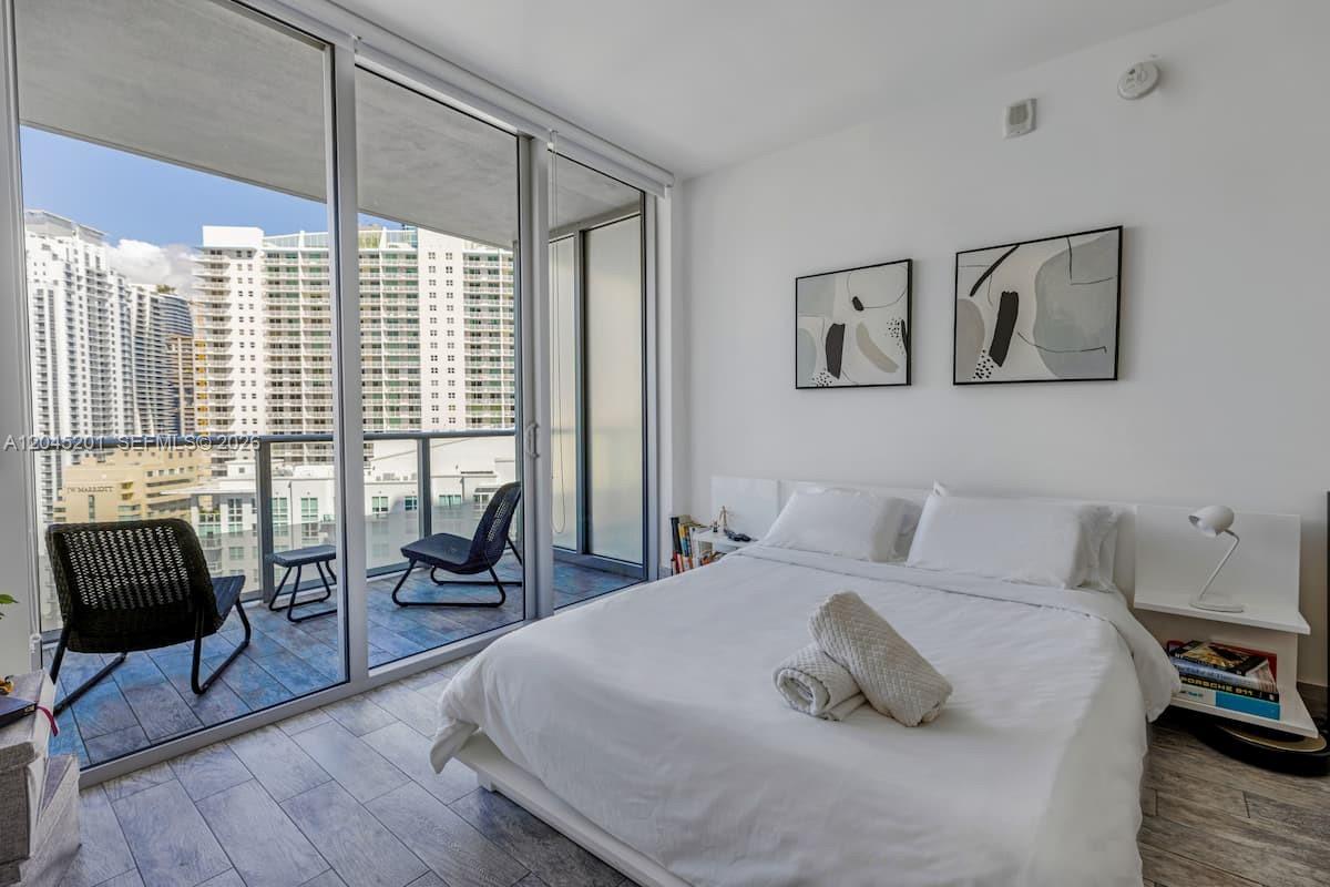 1300 Brickell Bay Dr # 2713, Miami FL 33131 photo 5