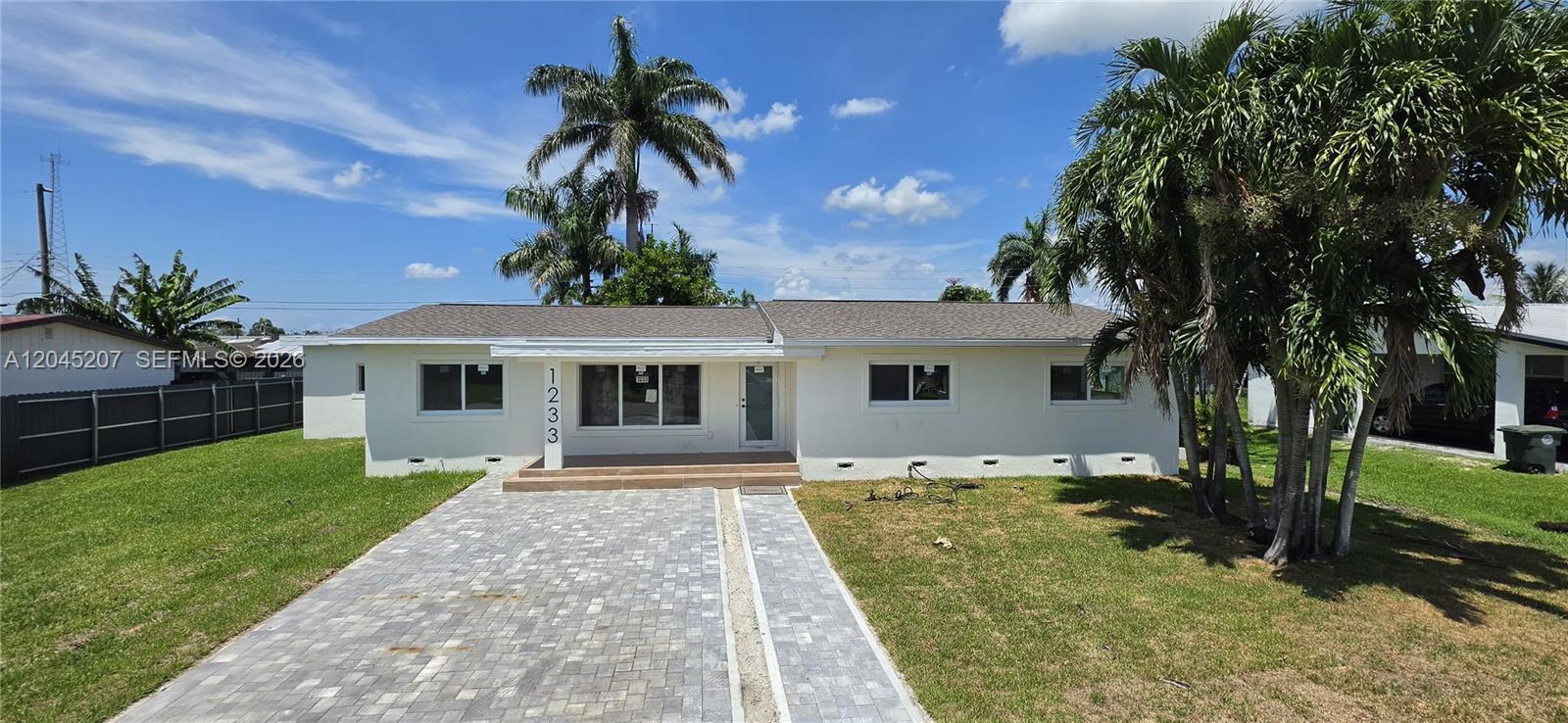 1233 SW AVENUE C PL, Belle Glade FL 33430 photo 2