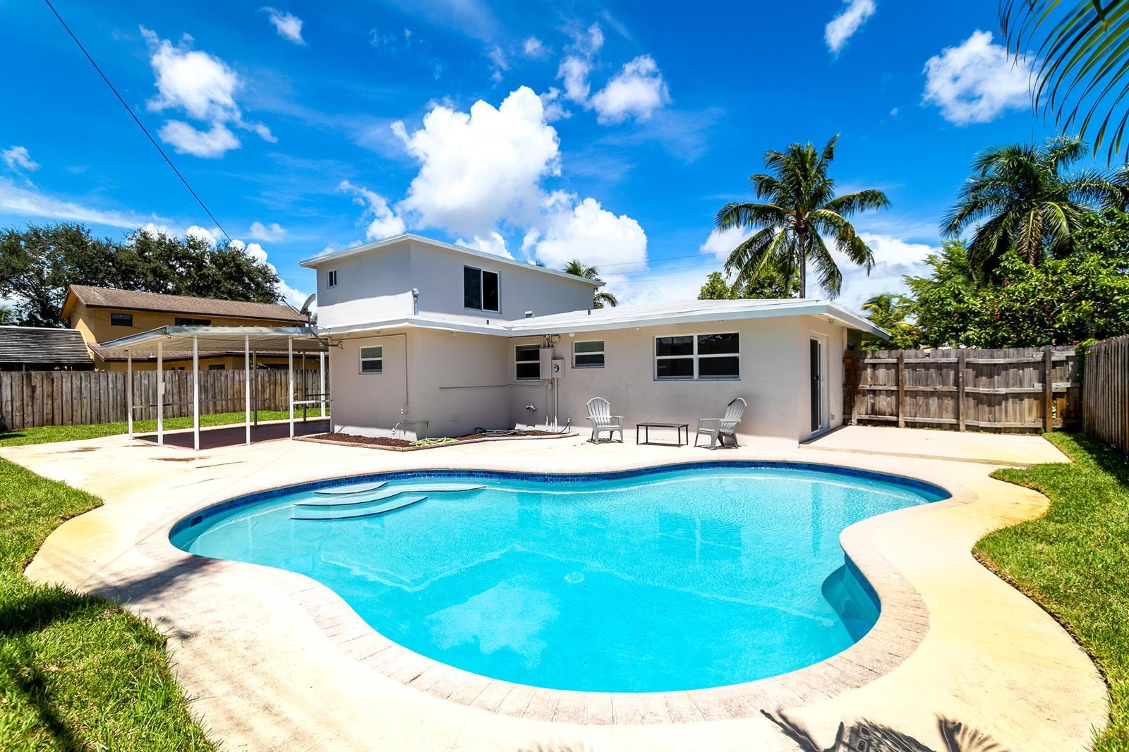 242 SW 9th Street, Pompano Beach FL 33060 photo 2