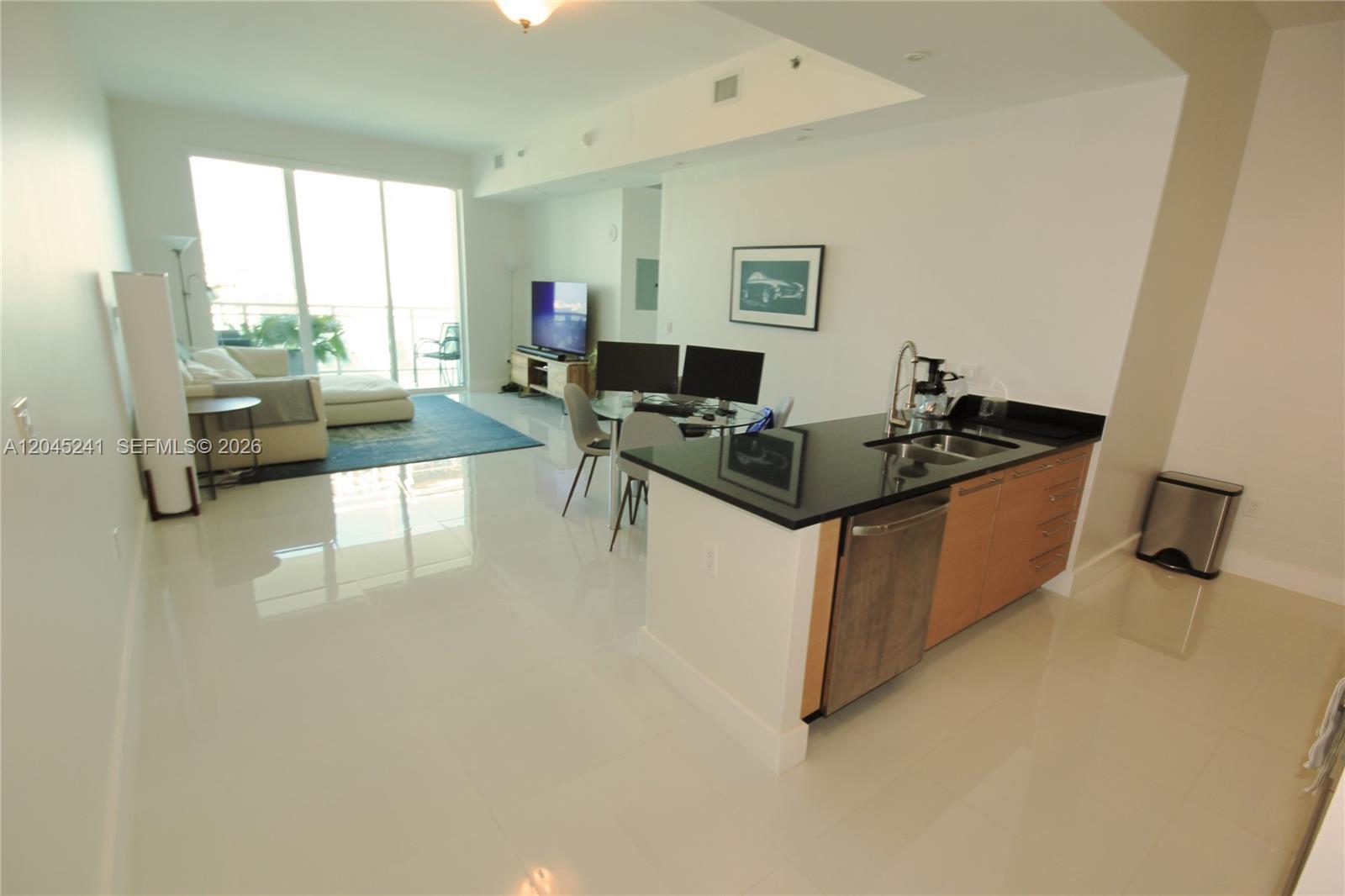 950 Brickell Bay Dr # 5000, Miami FL 33131