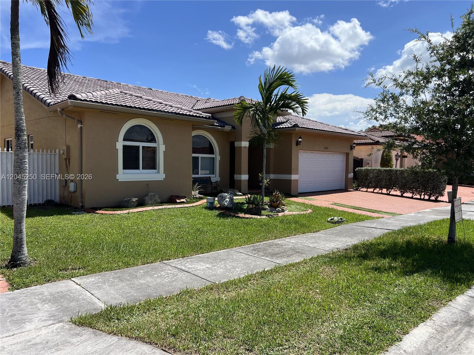 8842 NW 142nd Ln, Miami Lakes FL 33018 photo 2