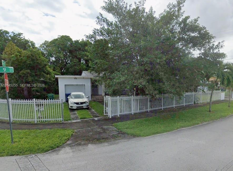 9025 NW 9th Ct, Miami FL 33150