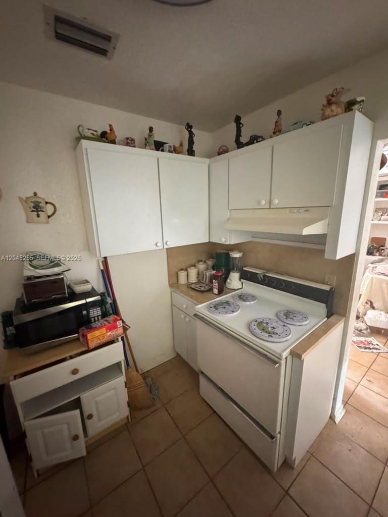 9025 NW 9th Ct, Miami FL 33150 photo 5