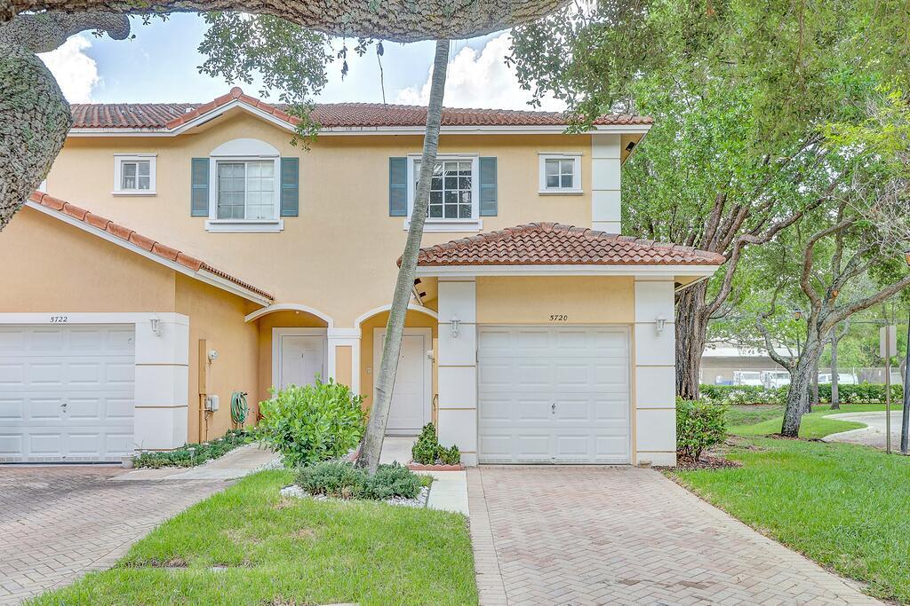 5720 Tuscany Way, Tamarac FL 33321 photo 2