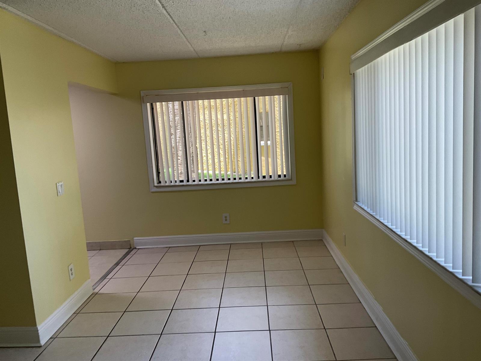 310 Meadows Circle, Boynton Beach FL 33436 photo 5