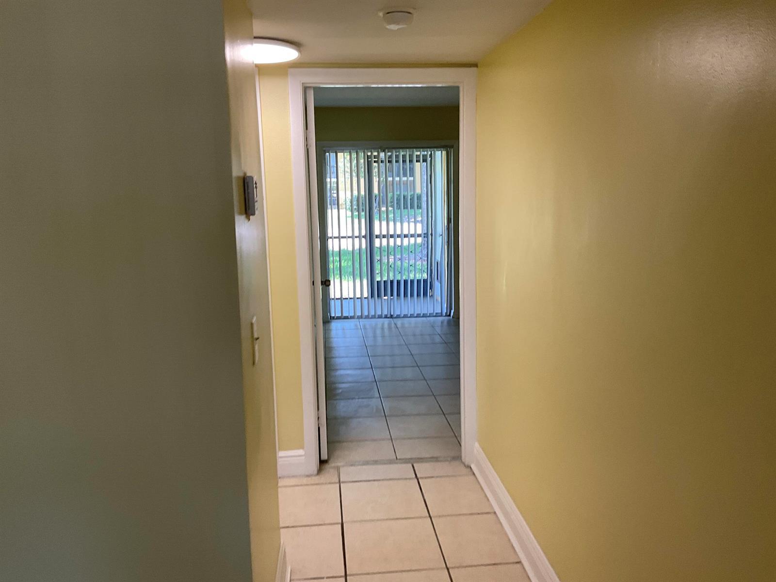 310 Meadows Circle, Boynton Beach FL 33436 photo 4