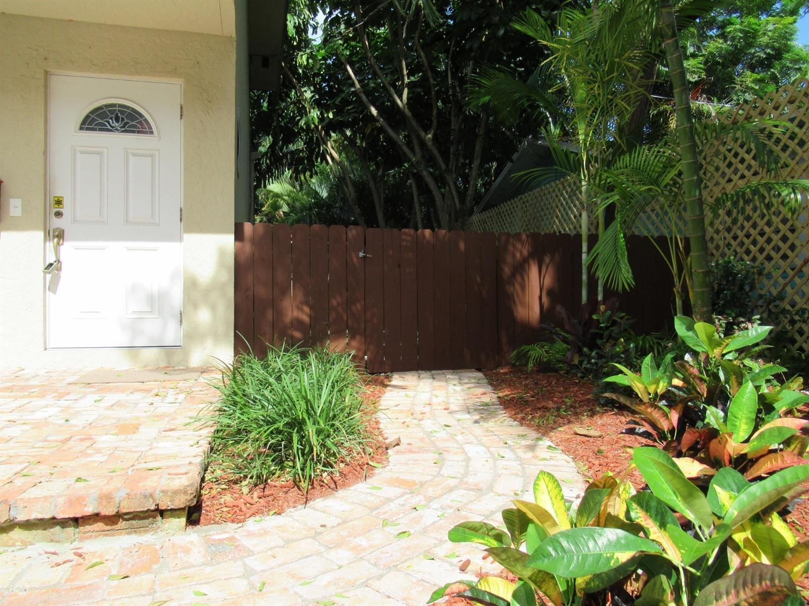 810 Park Place # 2e, West Palm Beach FL 33401 photo 4