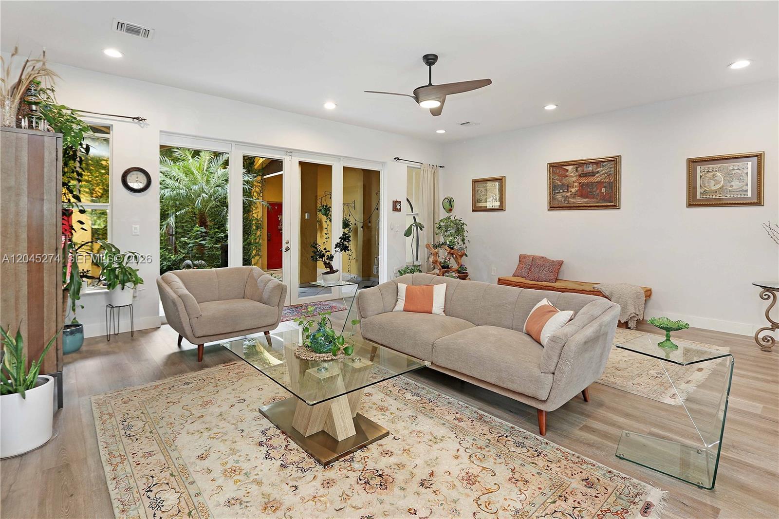 1619 Harrison St, Hollywood FL 33020 photo 2