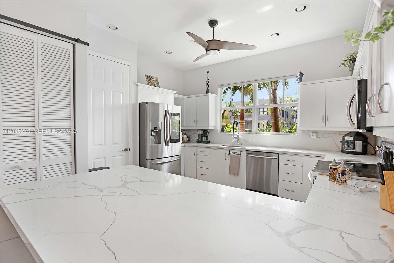 1619 Harrison St, Hollywood FL 33020 photo 3