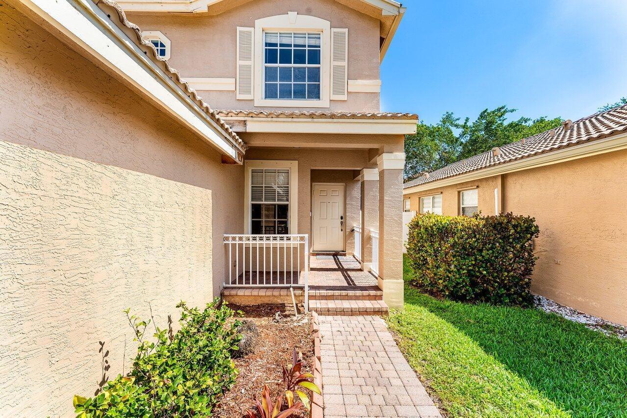 5453 Queenship Court, FL 33463 photo 3