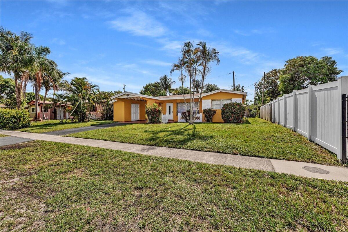 3560 NW 34th Way, Lauderdale Lakes FL 33309 photo 3