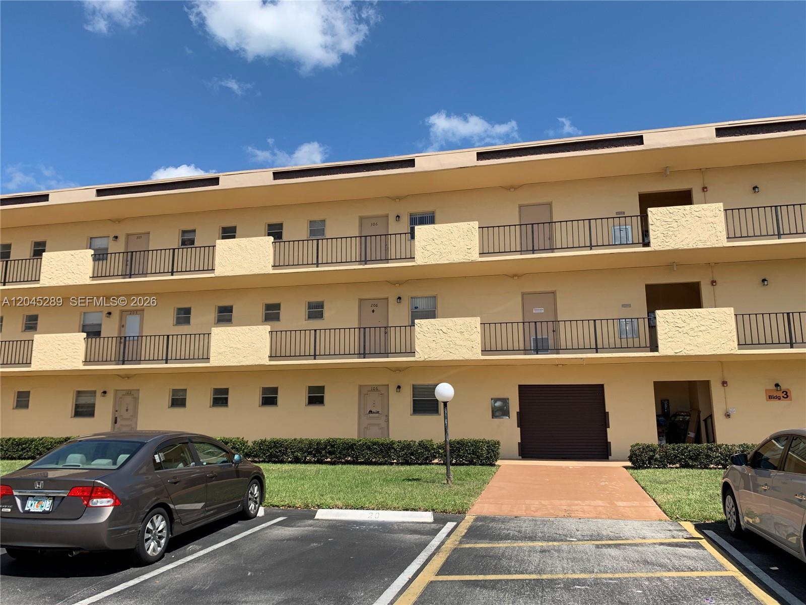 201 Berkley Rd # 204, Hollywood FL 33024