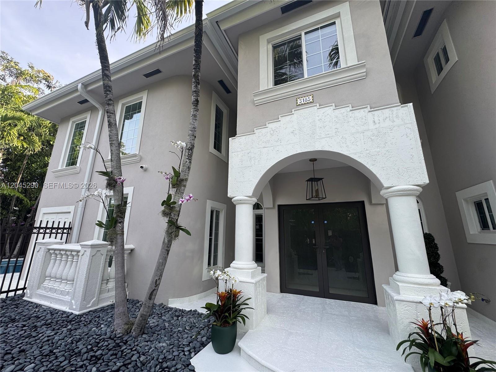3185 Washington St, Miami FL 33133