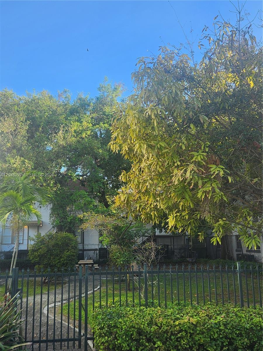412 NW 4th St, Miami FL 33130 photo 2