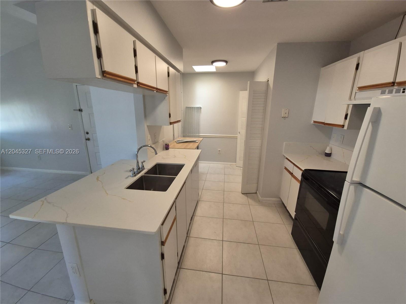 18310 NW 68th Ave # P, Hialeah FL 33015 photo 3