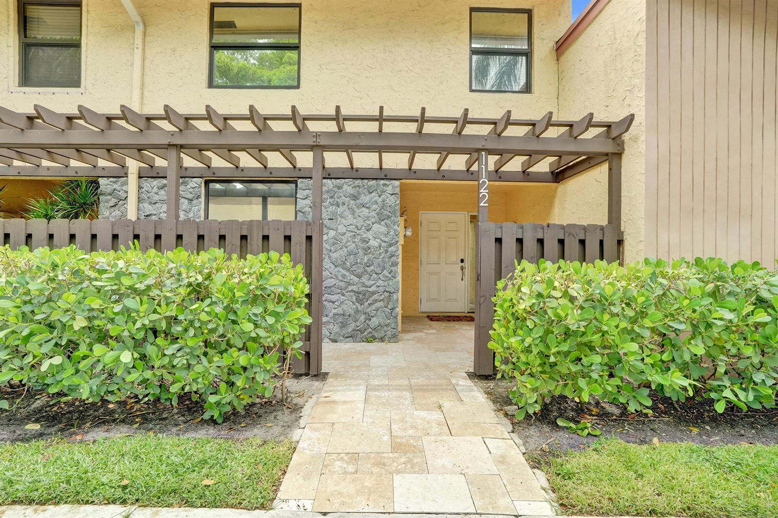 1122 NW 79th Drive, Plantation FL 33322