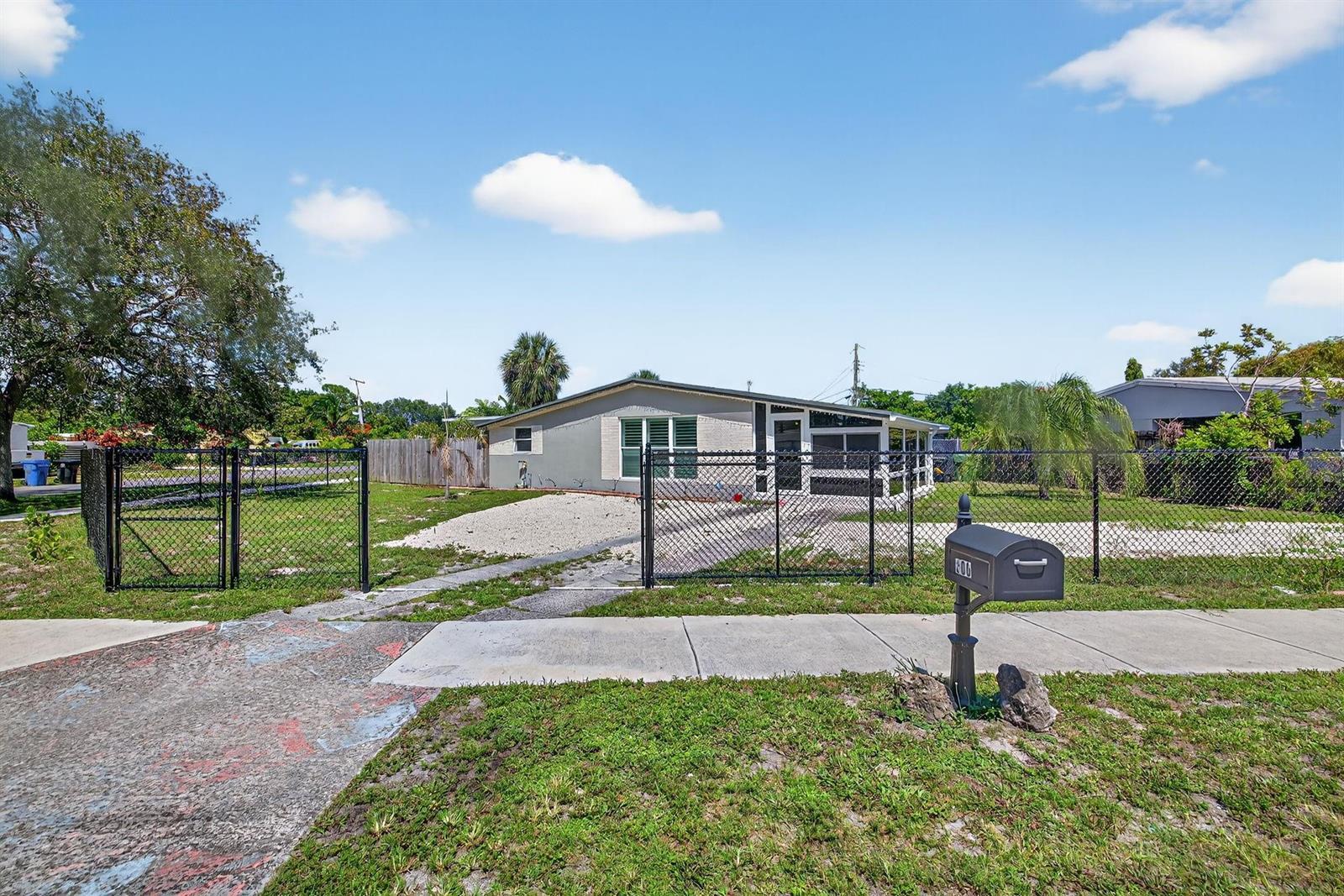 300 SW 25th Avenue, Fort Lauderdale FL 33312