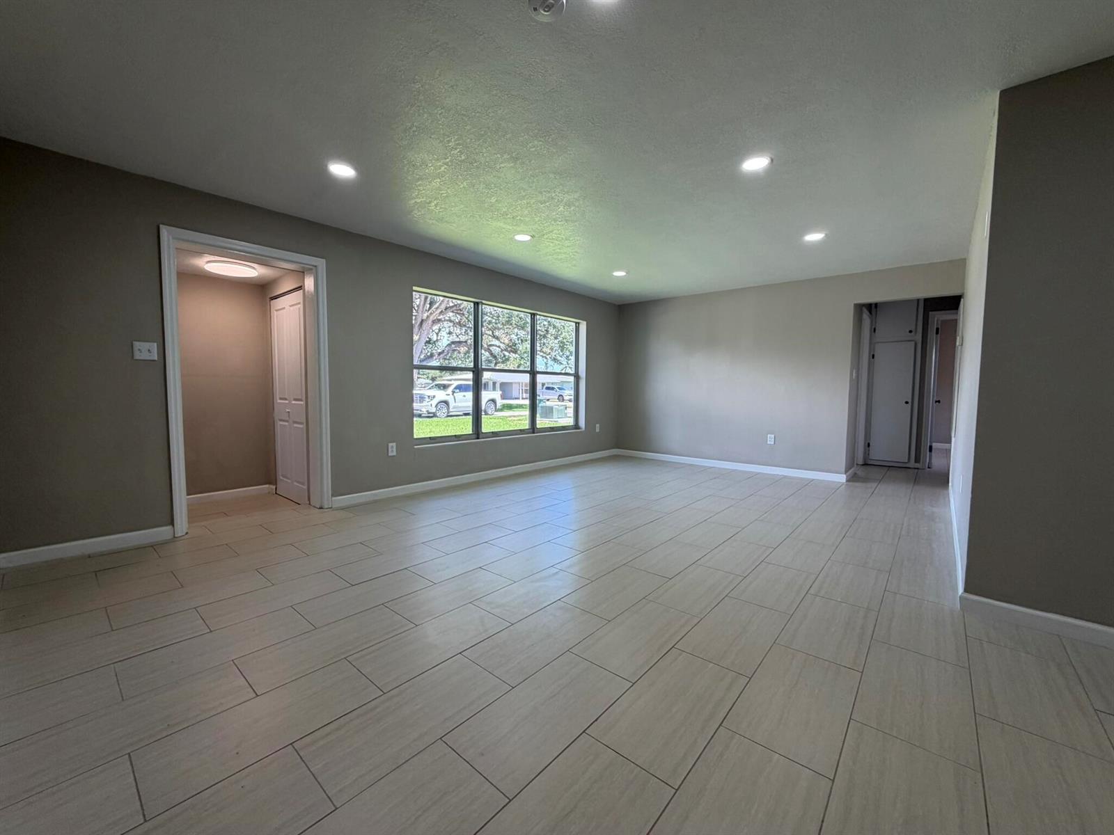 148 SE 6th Street N, Belle Glade FL 33430 photo 4