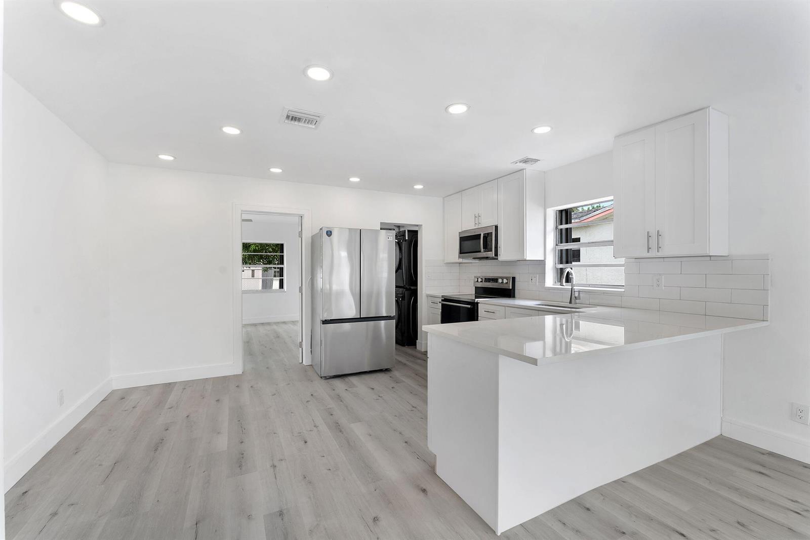 488 NW 2nd Terrace, Deerfield Beach FL 33441
