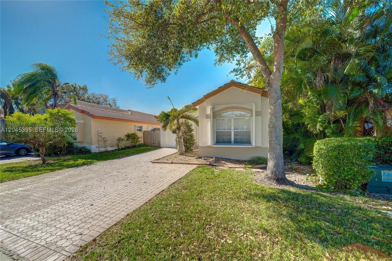 2924 NW 99th Pl, Doral FL 33172 photo 4